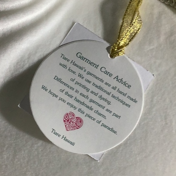 Tiare Hawaii NEW - One Size - kimono sleeves 3/4 arm tassel waterfall cover up - Picture 8 of 8